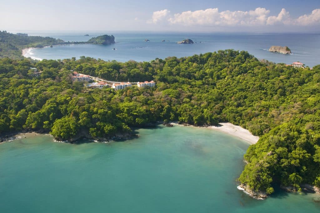 Institutional hotel investment opportunity in Costa Rica supported by political stability and tourism infrastructure
